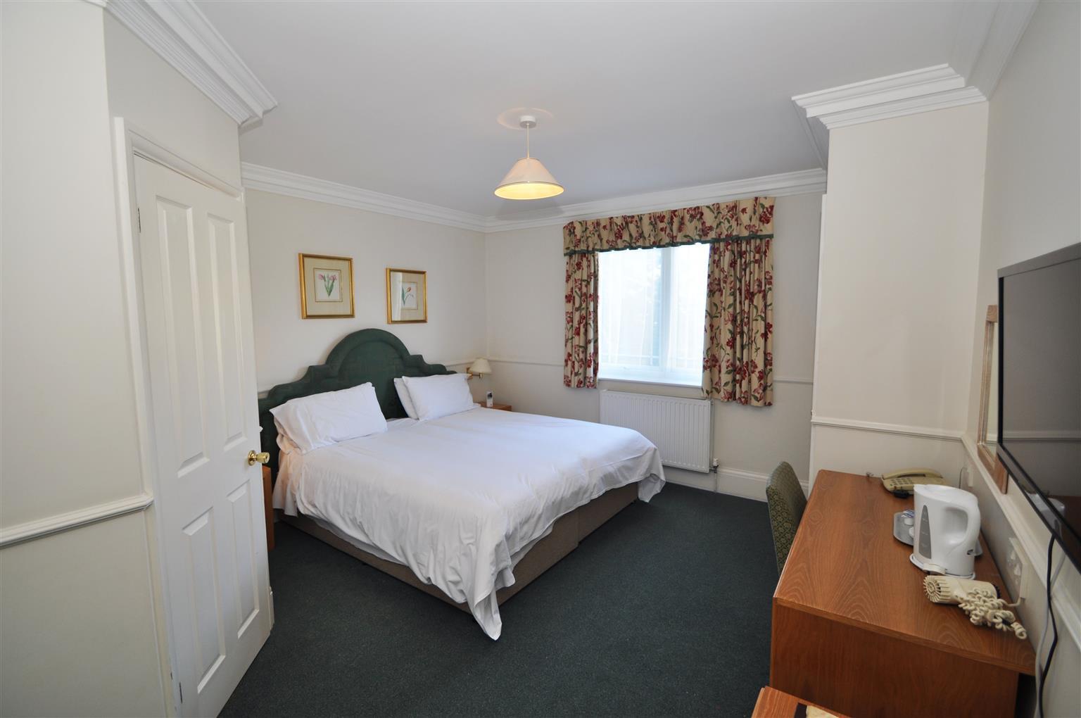 בורנמות' Montague Hotel מראה חיצוני תמונה