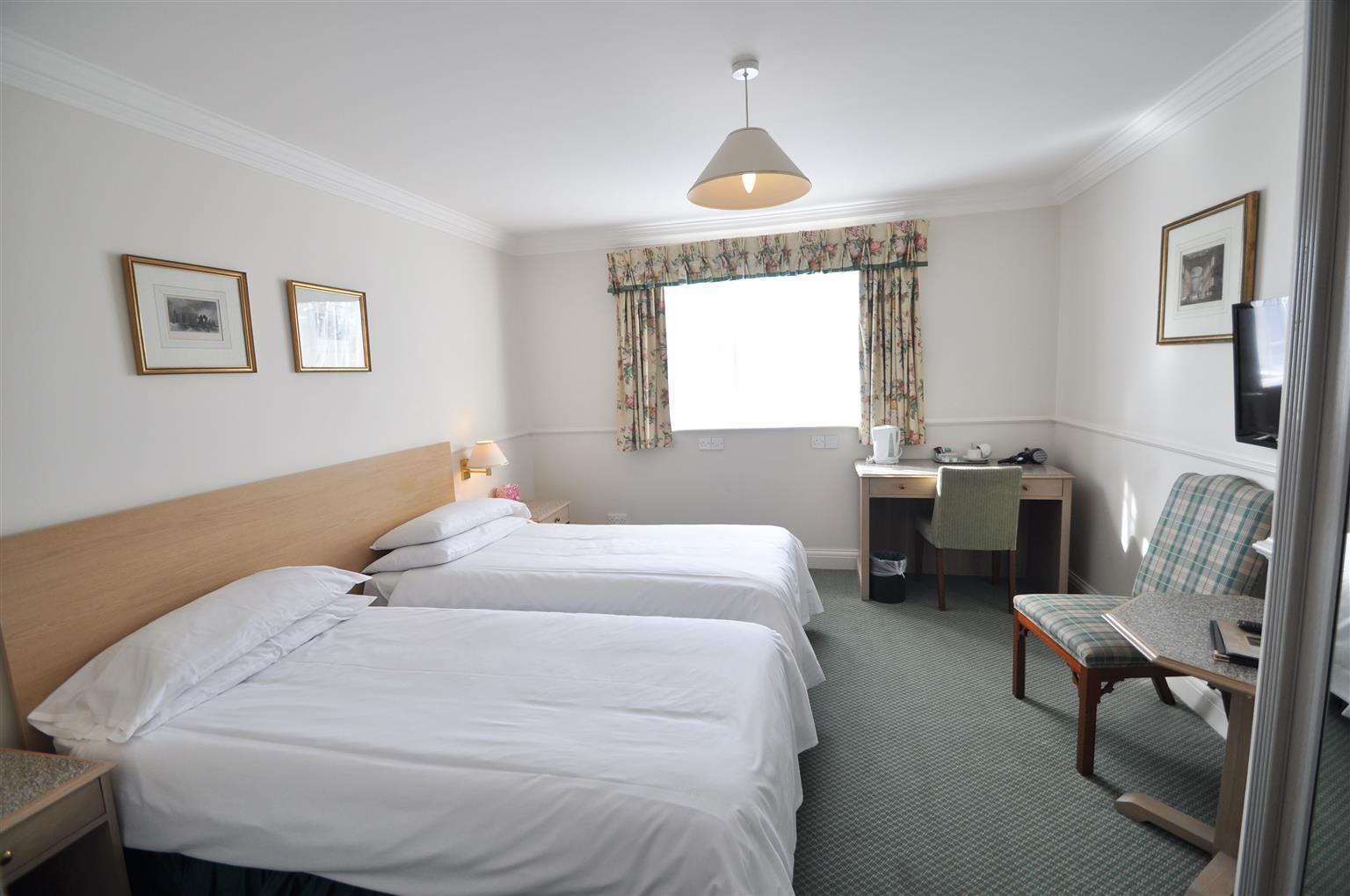 בורנמות' Montague Hotel מראה חיצוני תמונה