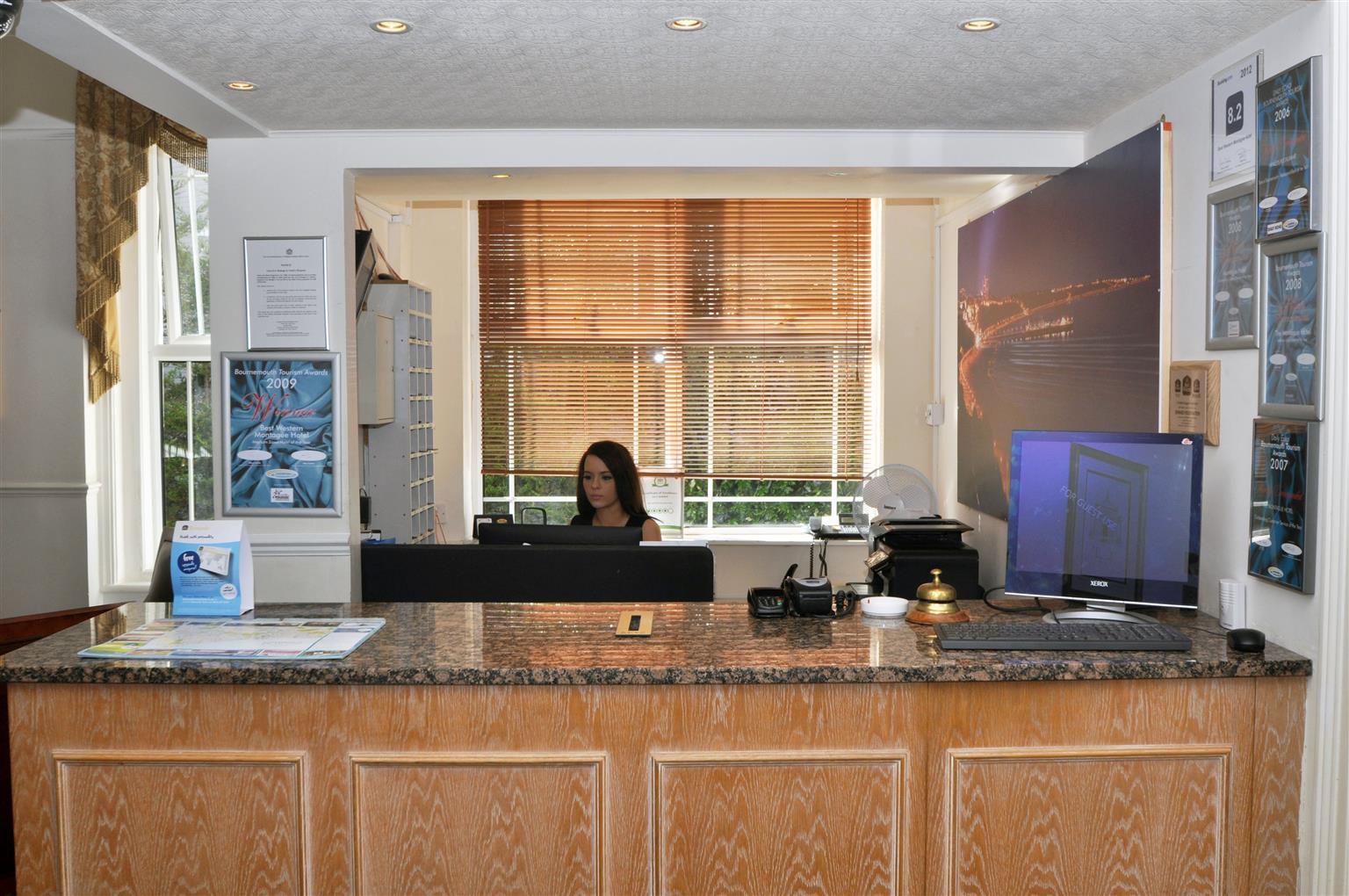 בורנמות' Montague Hotel מראה חיצוני תמונה