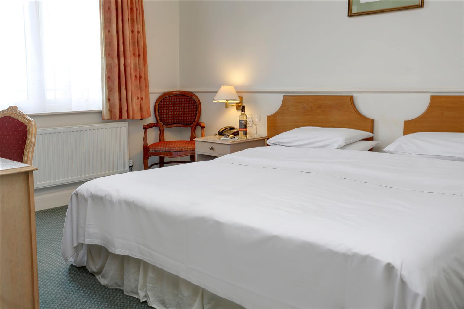 בורנמות' Montague Hotel מראה חיצוני תמונה
